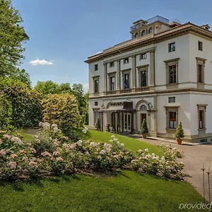 Otel Cora